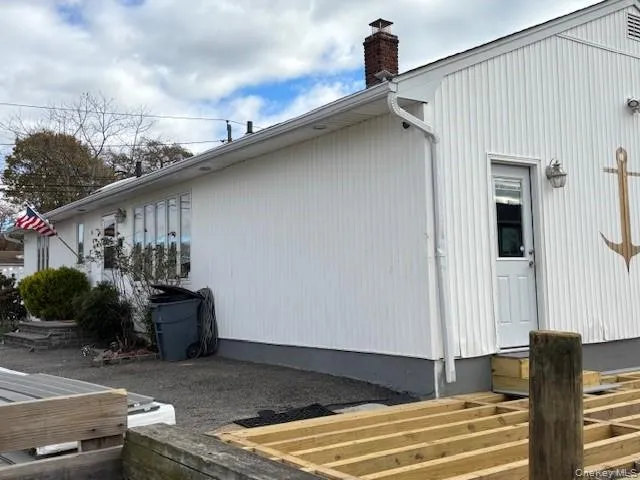 $599,990 | 461 1st Avenue, Lindenhurst, NY 11757