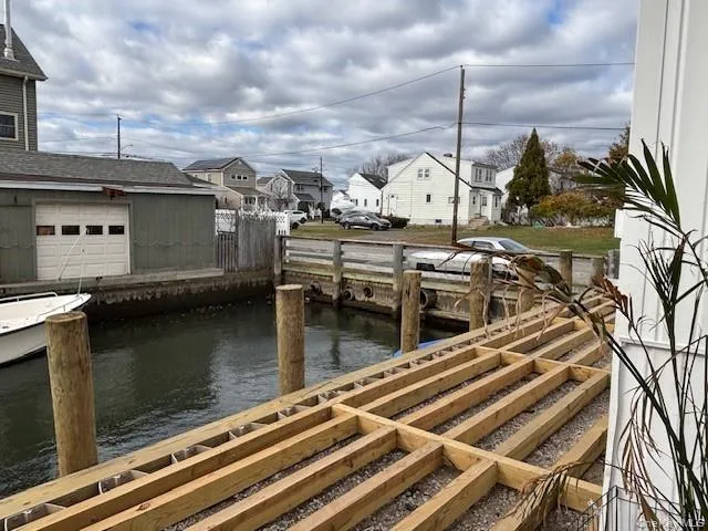 $599,990 | 461 1st Avenue, Lindenhurst, NY 11757