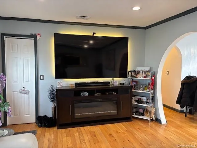 $599,990 | 461 1st Avenue, Lindenhurst, NY 11757