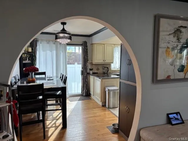 $599,990 | 461 1st Avenue, Lindenhurst, NY 11757