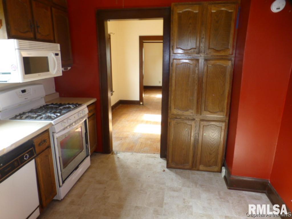 202 North MacArthur Boulevard Springfield, IL 62702 - Photo 7 of 23 Gallery Image 7