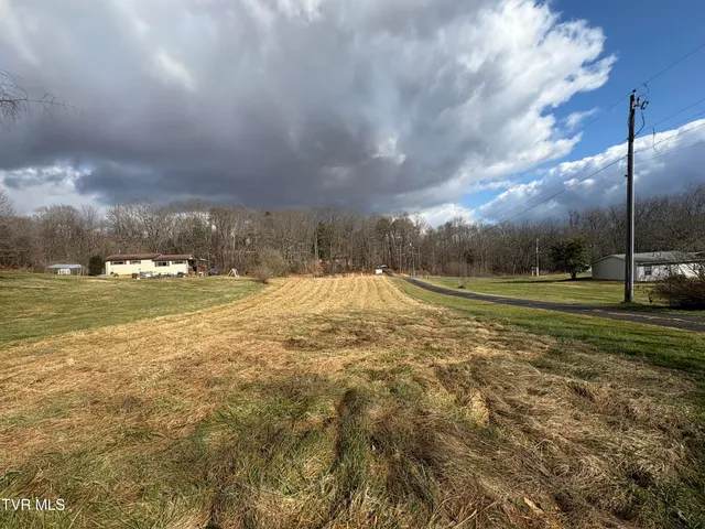 $90,000 | 1030 North Paperville Road, Bristol, TN 37620