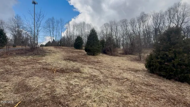 $90,000 | 1030 North Paperville Road, Bristol, TN 37620