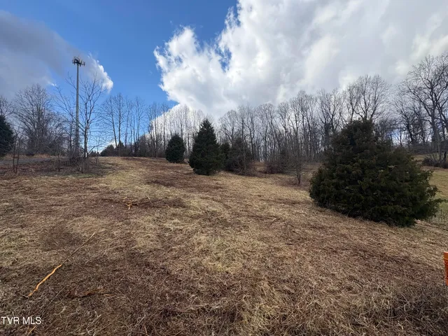 $90,000 | 1030 North Paperville Road, Bristol, TN 37620