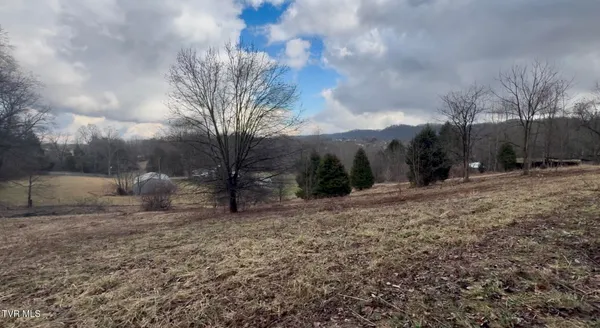 $90,000 | 1030 North Paperville Road, Bristol, TN 37620