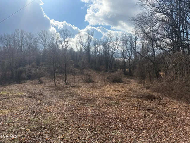 $90,000 | 1030 North Paperville Road, Bristol, TN 37620