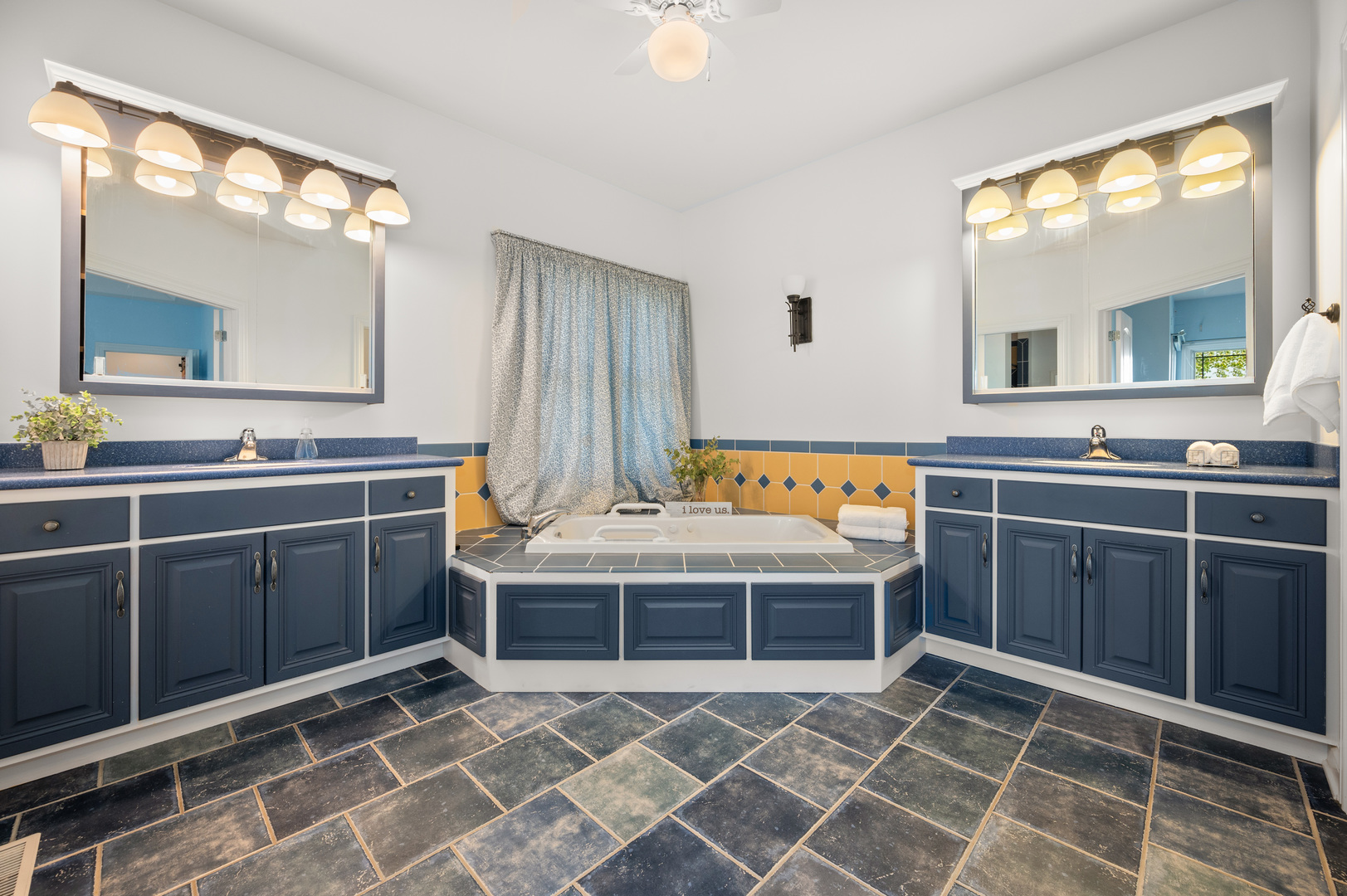 1035 Freedom Circle Sycamore, IL 60178 - Photo 20 of 48