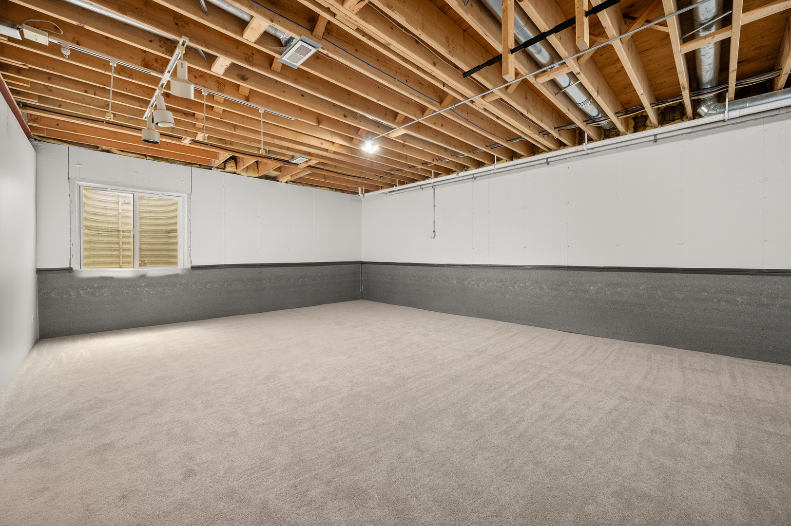 1035 Freedom Circle Sycamore, IL 60178 - Photo 33 of 48