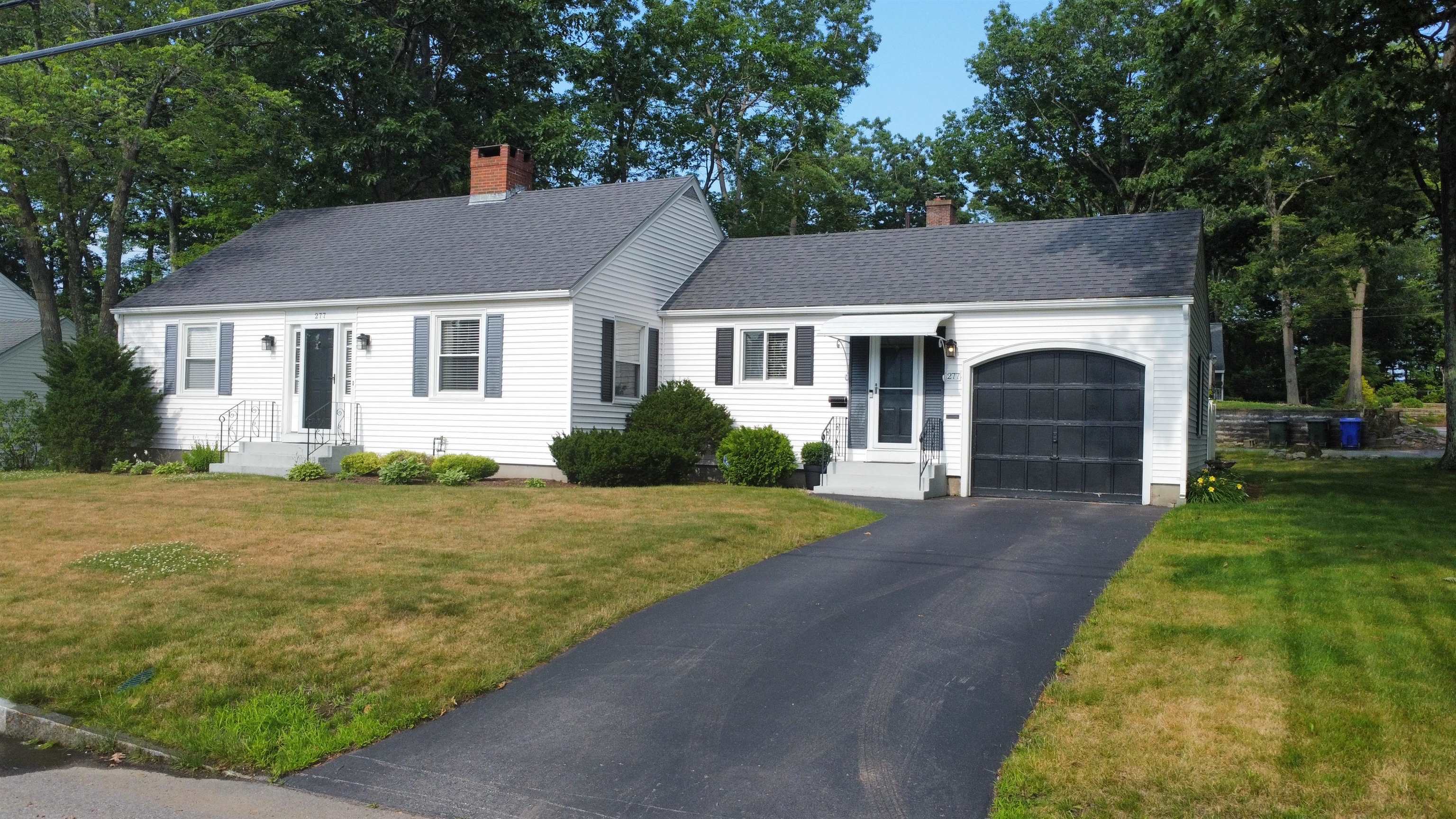 277 West Haven Road Manchester, NH 03104 - Photo 1 of 38