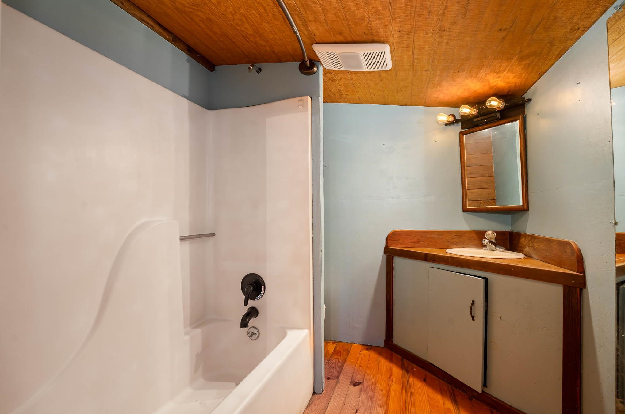 4033 Greenleaf Street Raleigh, NC 27606 - Photo 13 of 13 Primary Bathroom