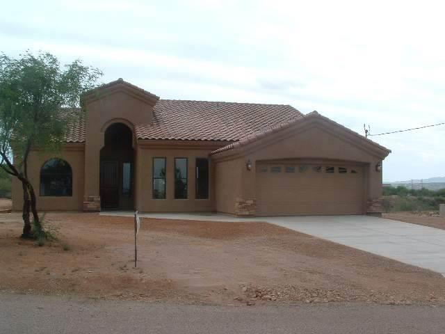 205 Círculo Silva Rio Rico, AZ 85648 - Photo 1 of 14