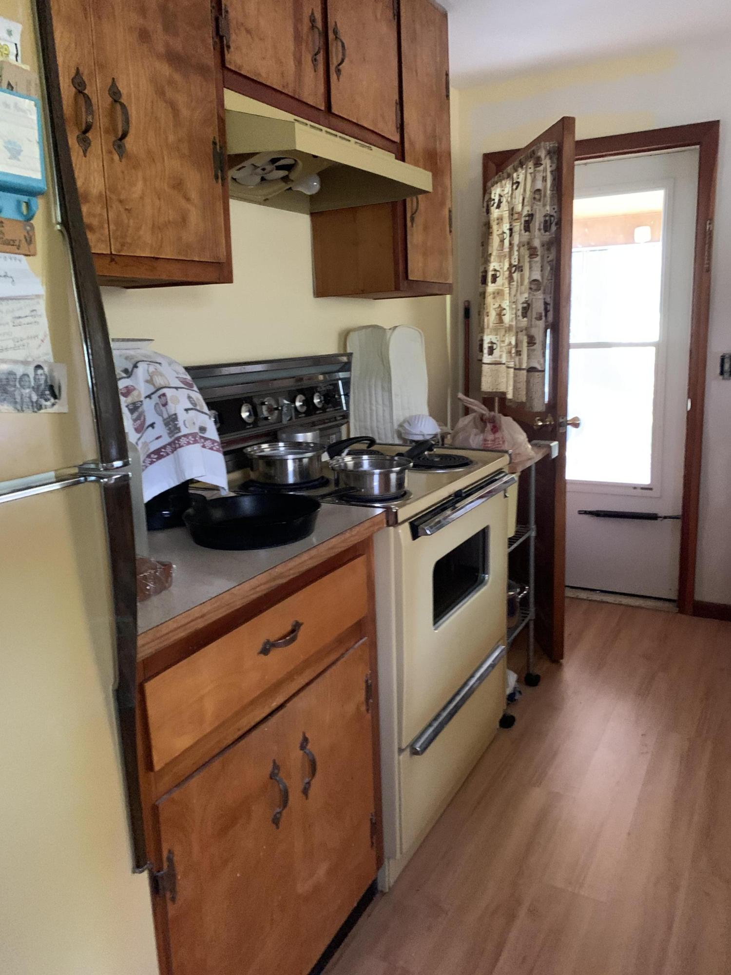 158 Spider Barnes Road Jonesborough, TN 37659 - Photo 3 of 8 158 Spider Barnes - Kitchen