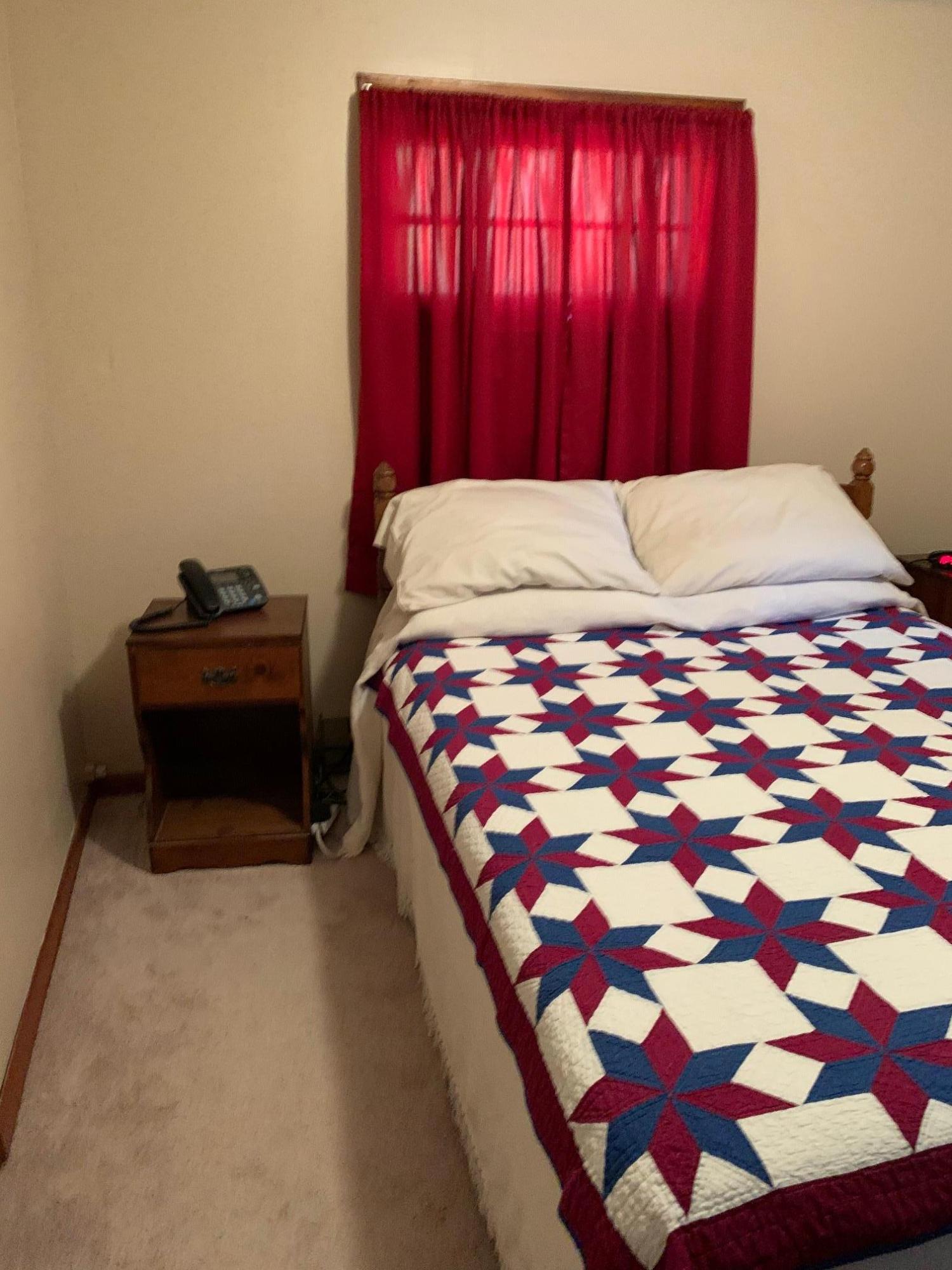 158 Spider Barnes Road Jonesborough, TN 37659 - Photo 4 of 8 158 Spider Barnes - Bedroom