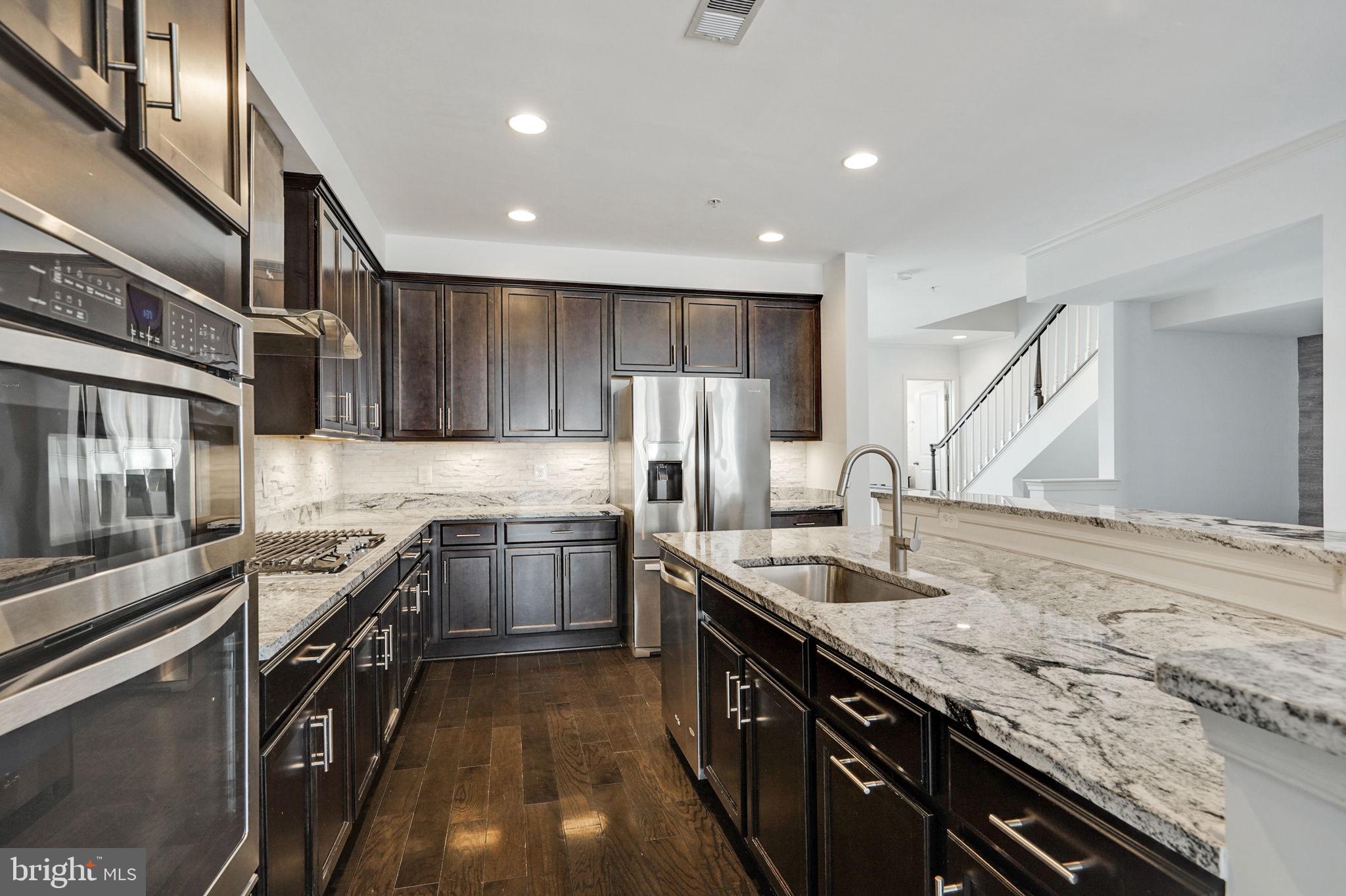 25584 Tolar Square Chantilly, VA 20152 - Photo 15 of 36