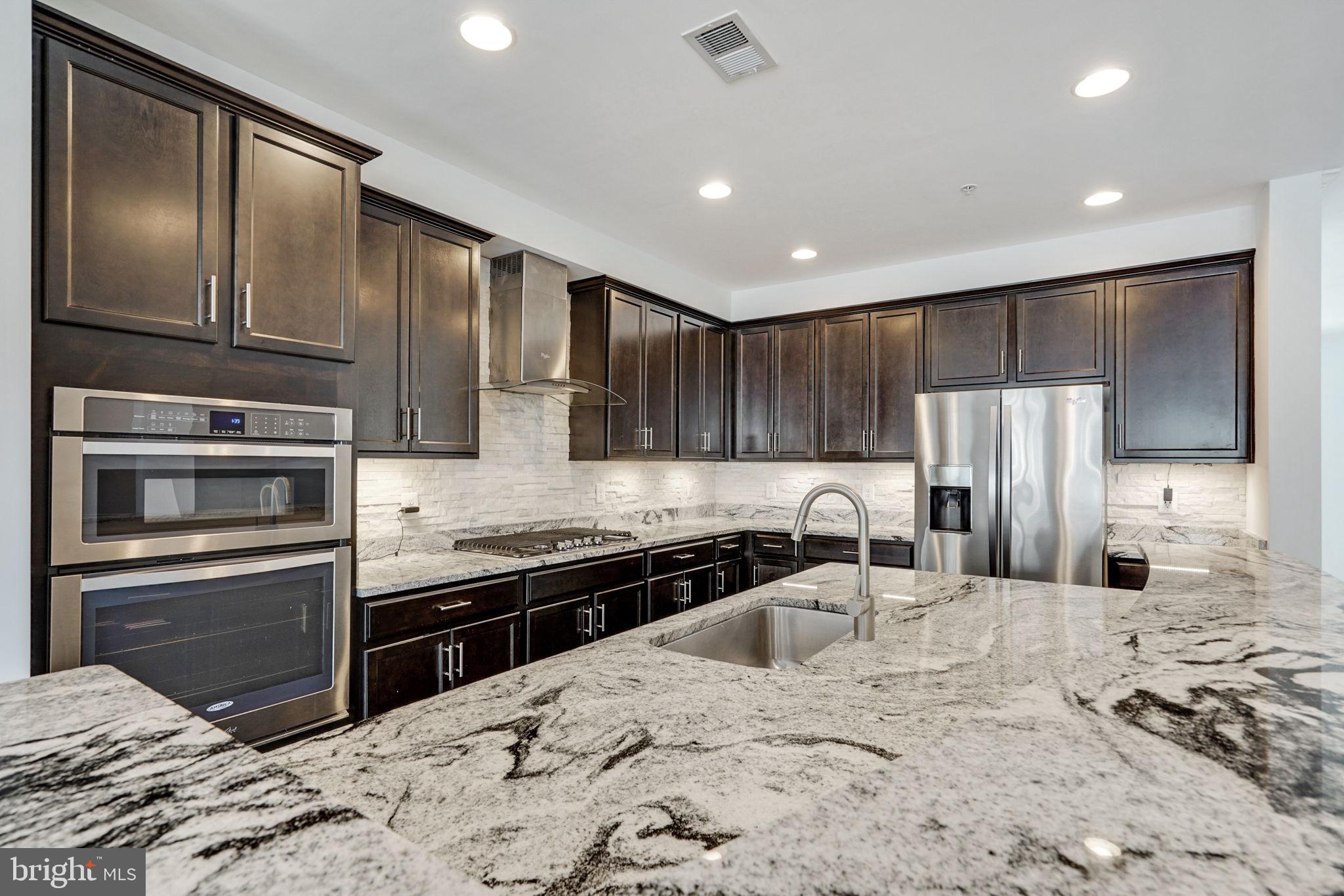 25584 Tolar Square Chantilly, VA 20152 - Photo 16 of 36