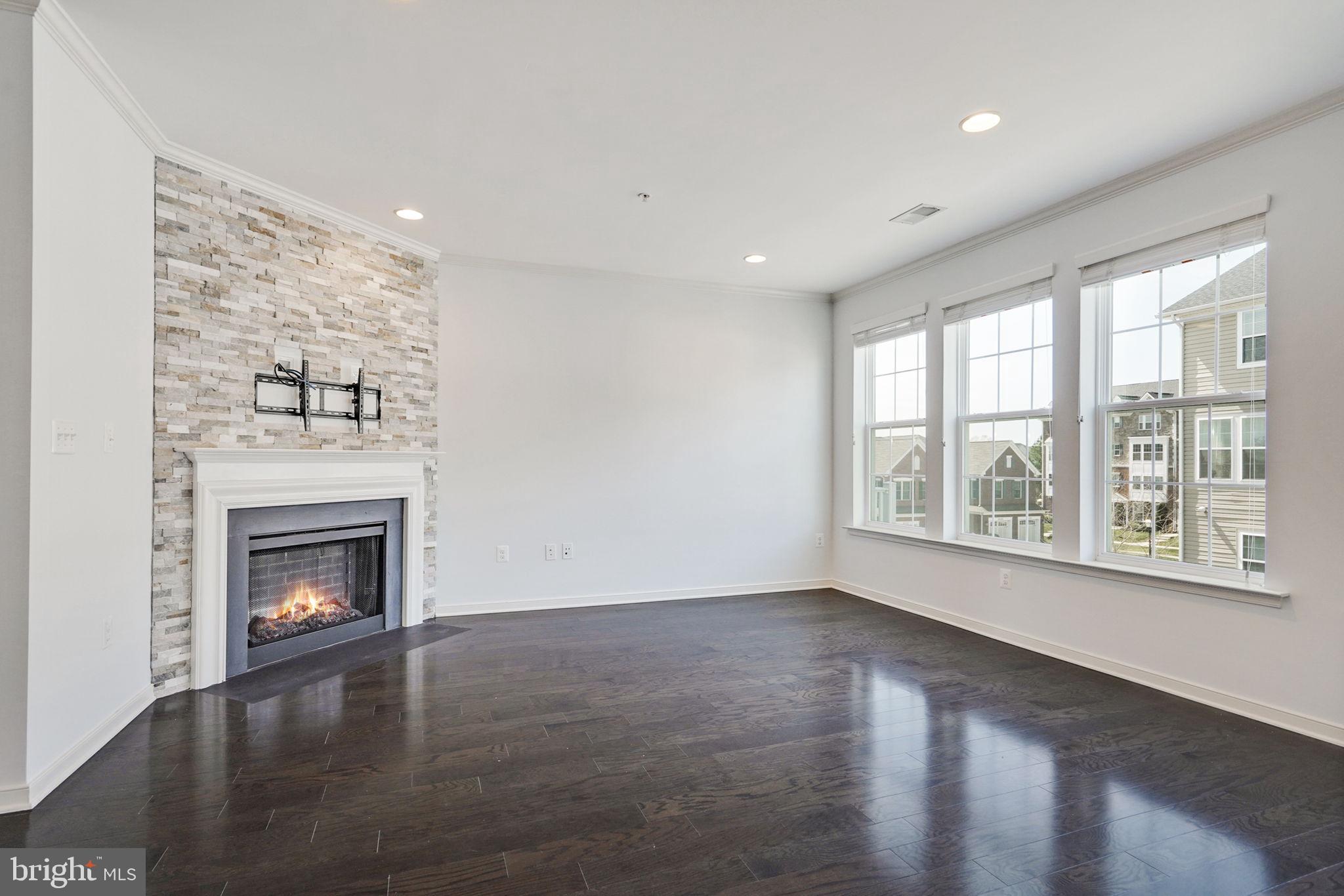 25584 Tolar Square Chantilly, VA 20152 - Photo 21 of 36