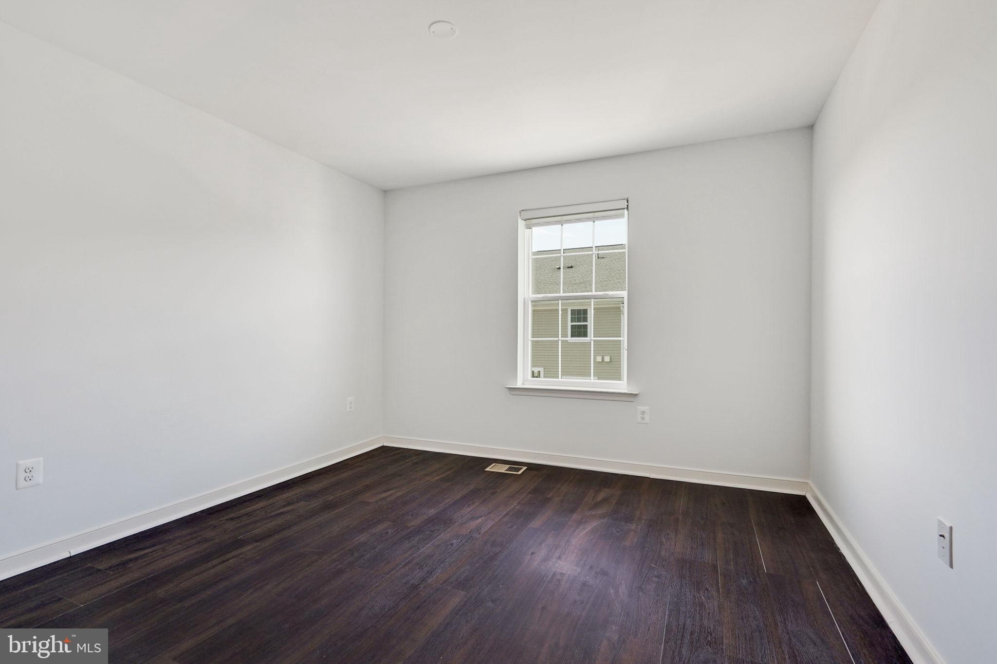 25584 Tolar Square Chantilly, VA 20152 - Photo 23 of 36