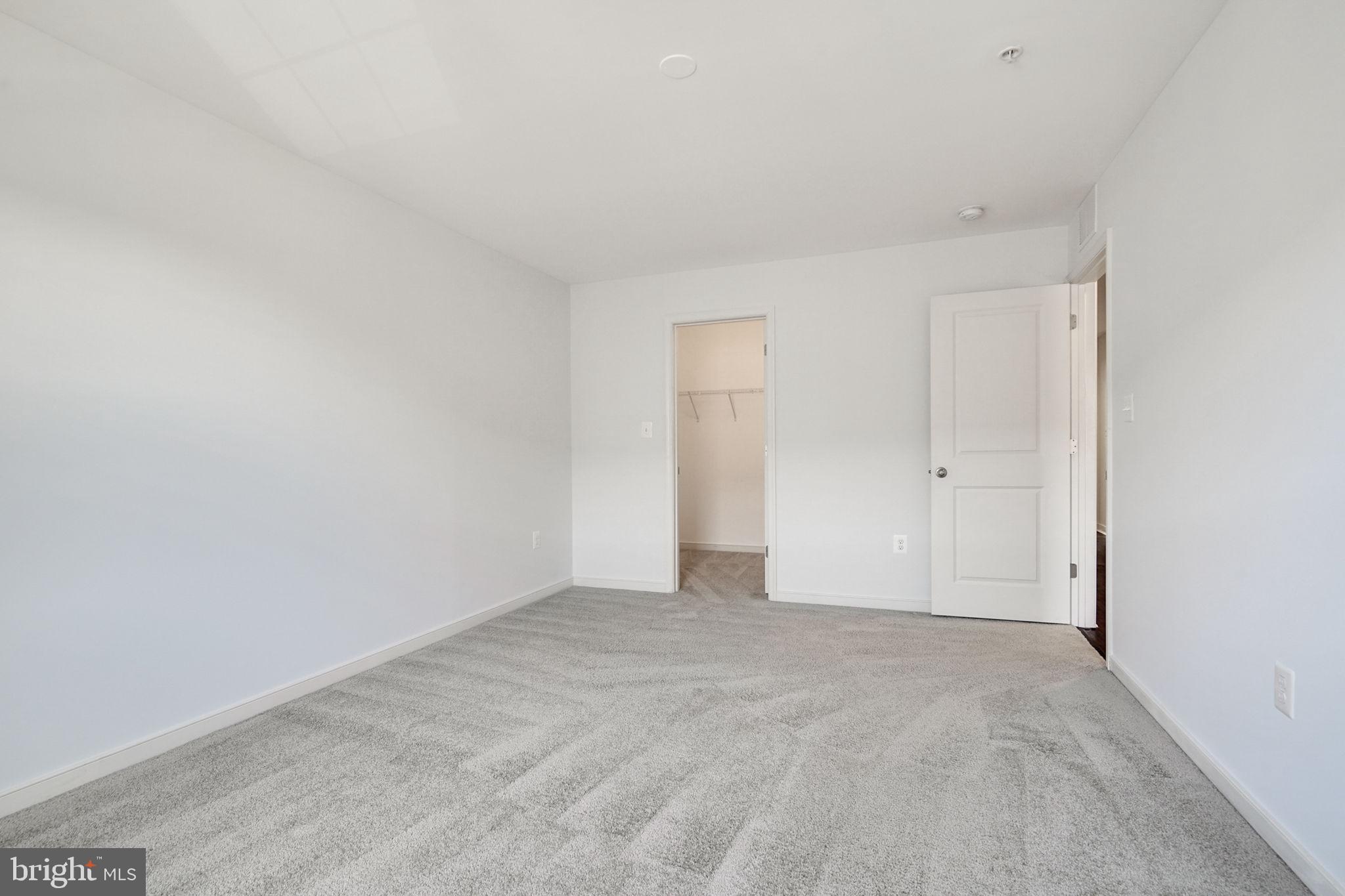 25584 Tolar Square Chantilly, VA 20152 - Photo 26 of 36