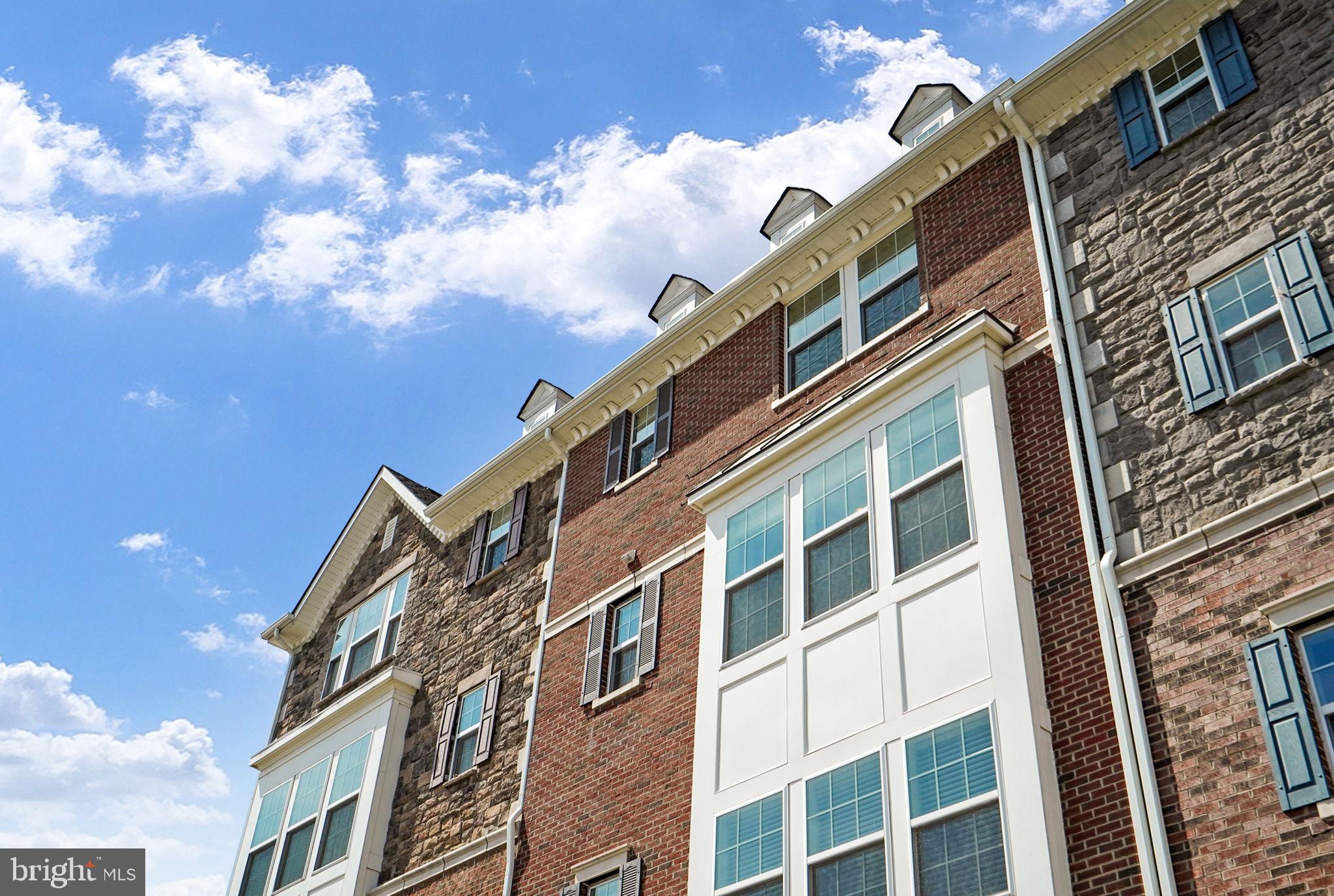 25584 Tolar Square Chantilly, VA 20152 - Photo 3 of 36