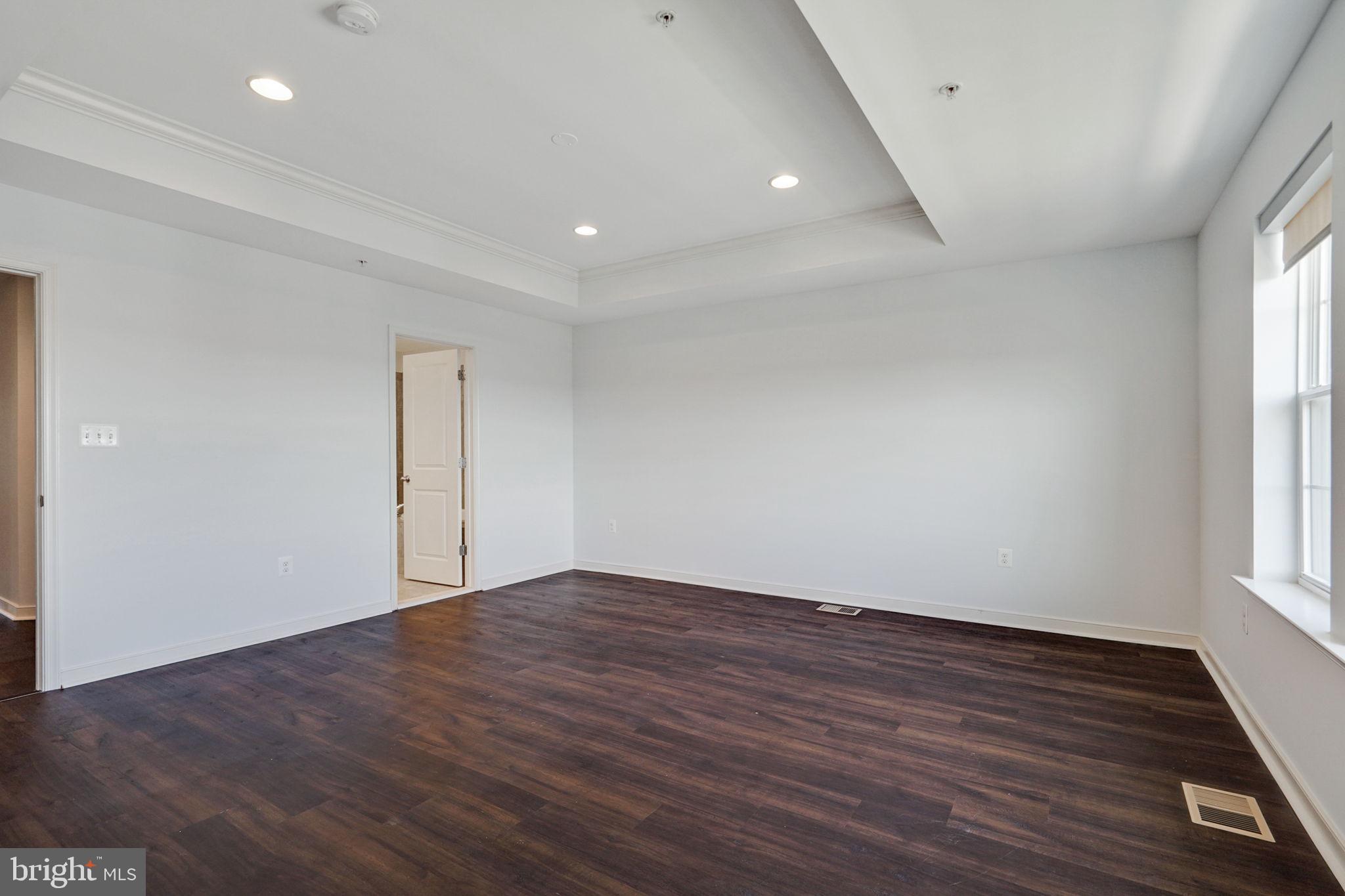 25584 Tolar Square Chantilly, VA 20152 - Photo 33 of 36