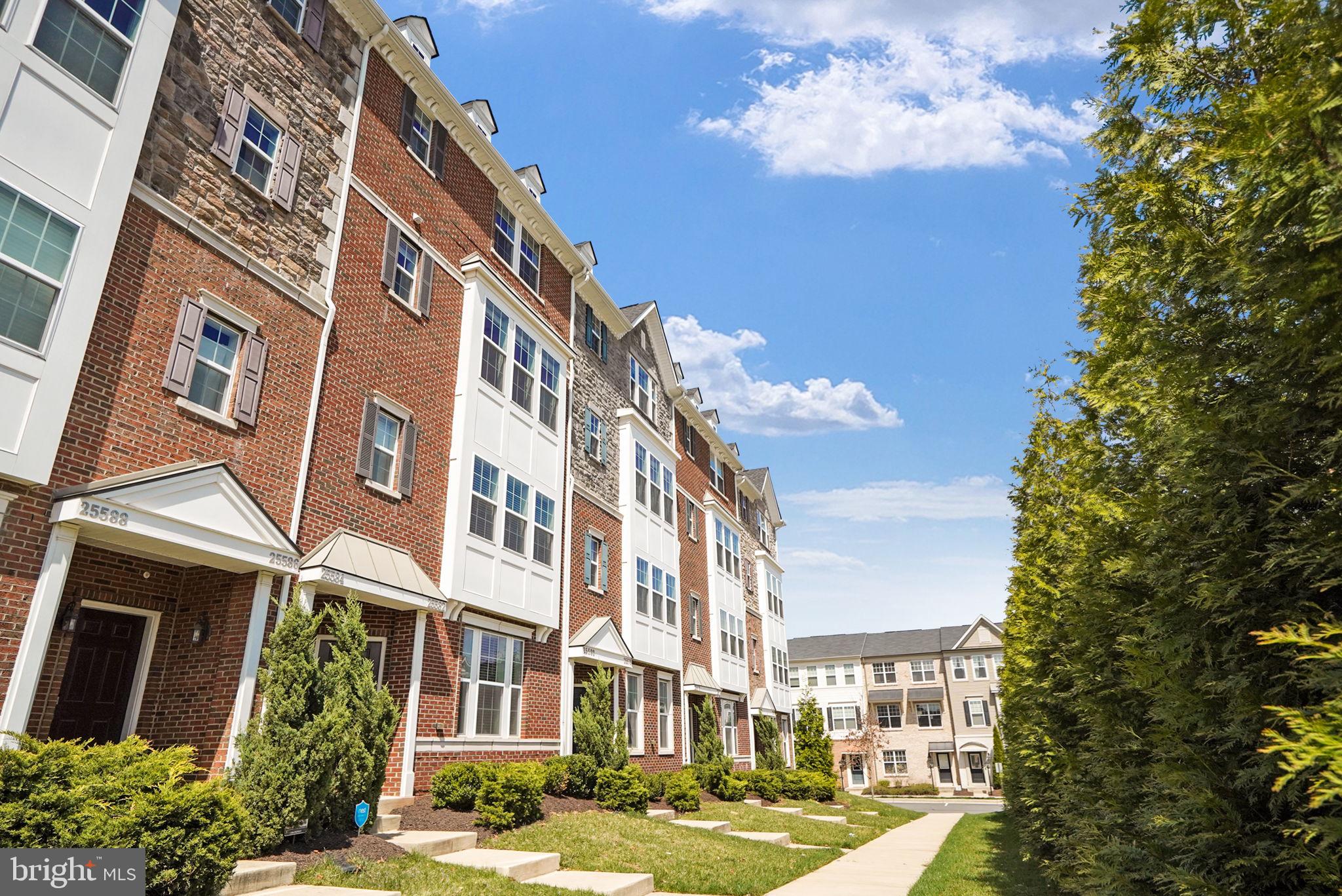 25584 Tolar Square Chantilly, VA 20152 - Photo 4 of 36