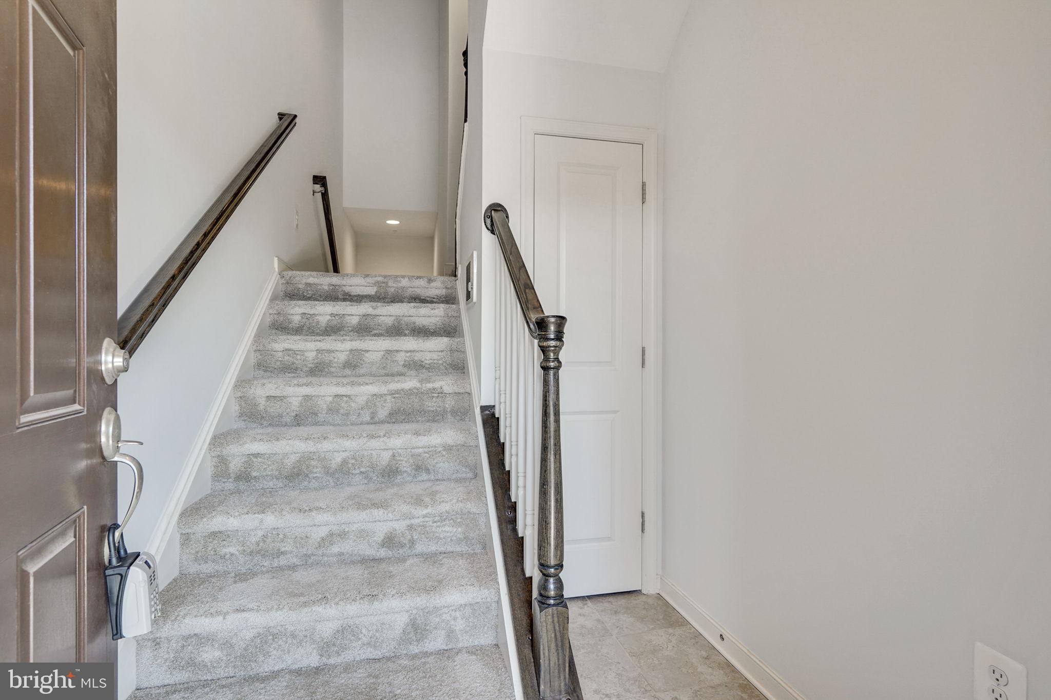 25584 Tolar Square Chantilly, VA 20152 - Photo 7 of 36