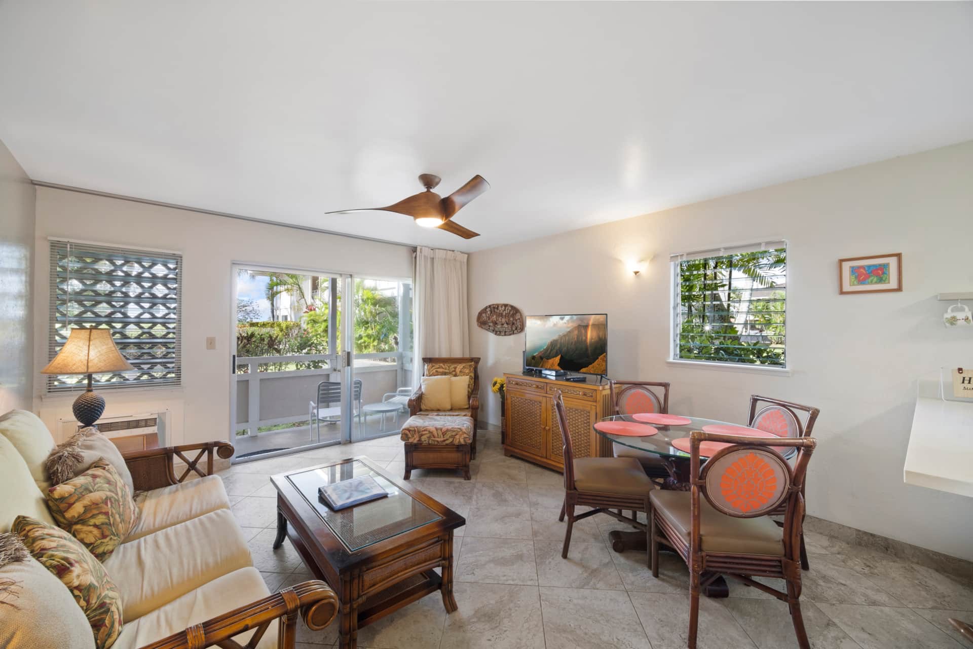 525 Aleka Loop, Unit K8 Kapaa, HI 96746 - Photo 5 of 13 a living room with furniture and a window