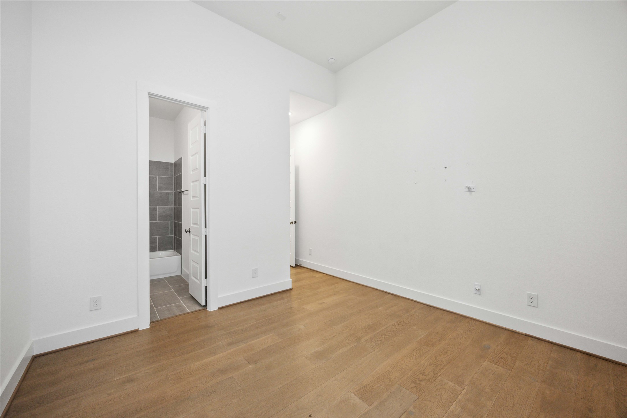 2711 Merlin Way Katy, TX 77493 - Photo 20 of 50 Secondary bedroom with en suite