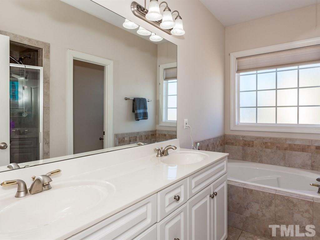 1017 Newburgh Circle Raleigh, NC 27603 - Photo 12 of 25 Gallery Image 12