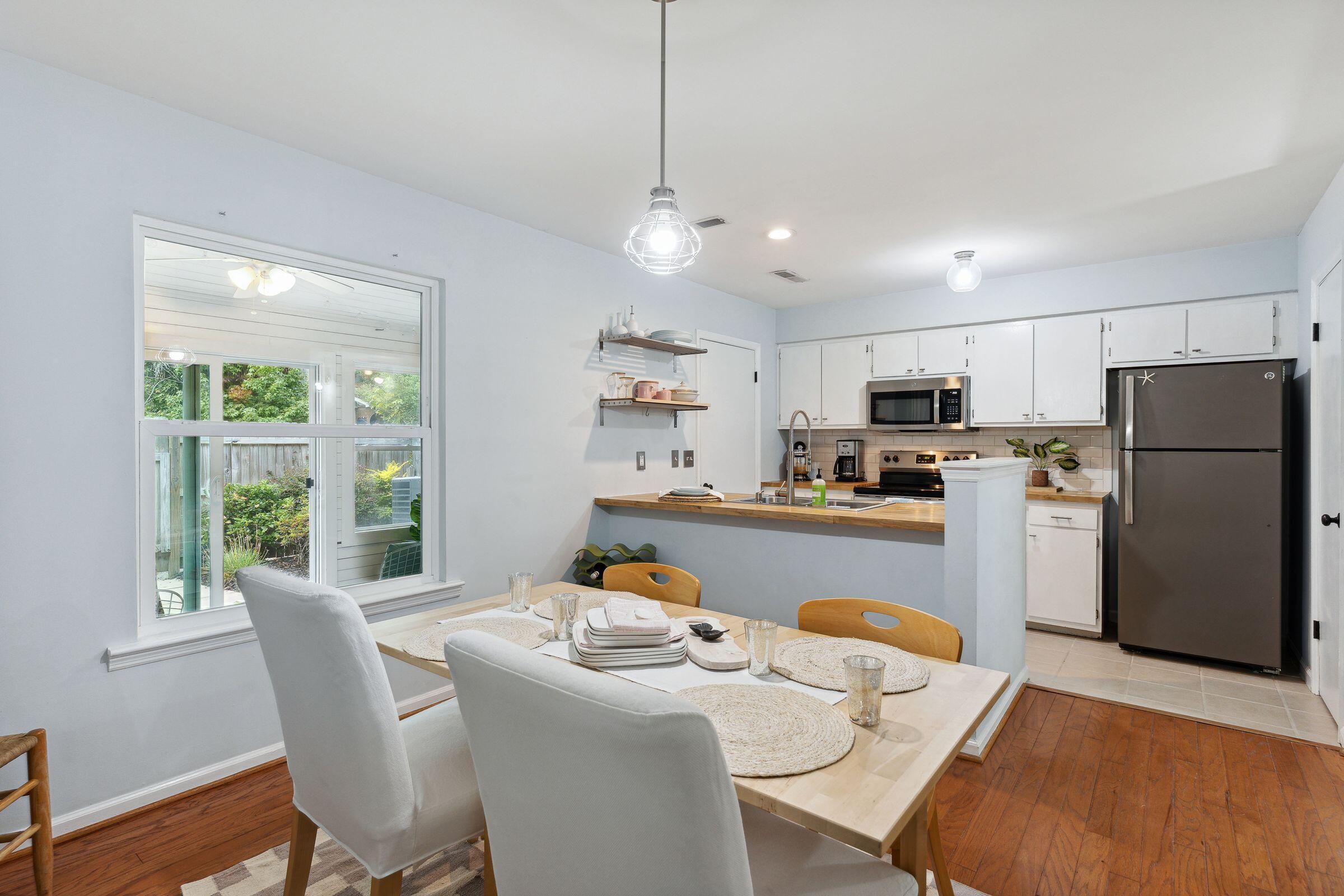 1733 Deer Path Drive Mount Pleasant, SC 29464 - Photo 5 of 31 Spacious Breakfast Room