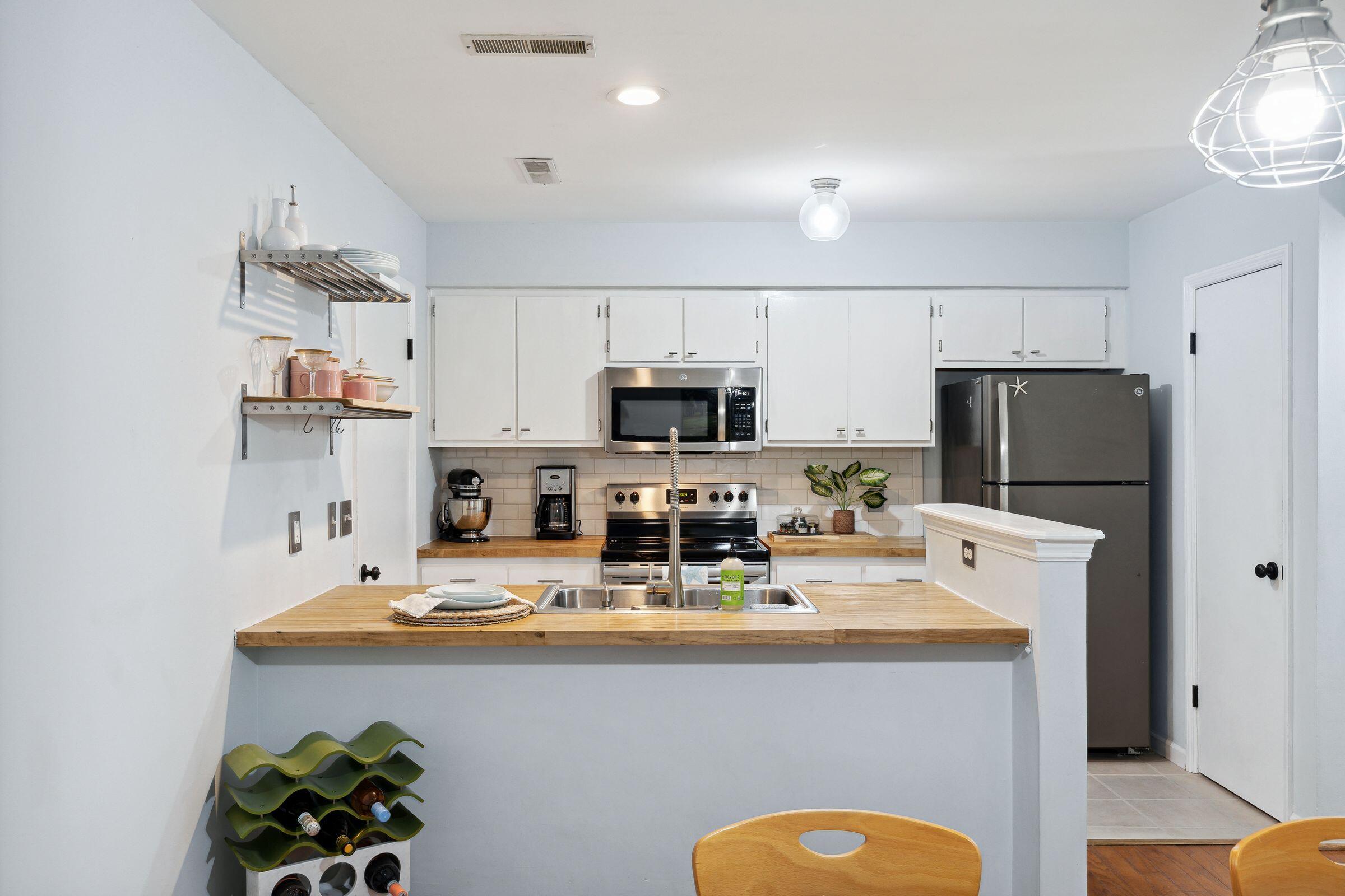 1733 Deer Path Drive Mount Pleasant, SC 29464 - Photo 7 of 31 Stainless Steel Appliances