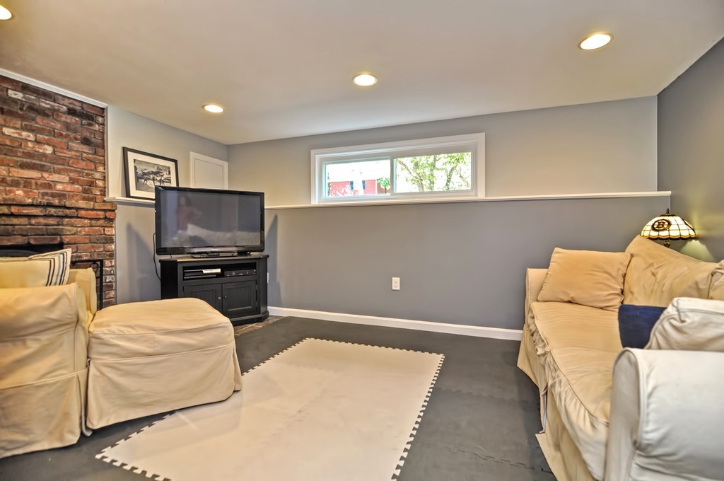 115 Larson Road Stoughton, MA 02072 - Photo 17 of 26 Gallery Image 17