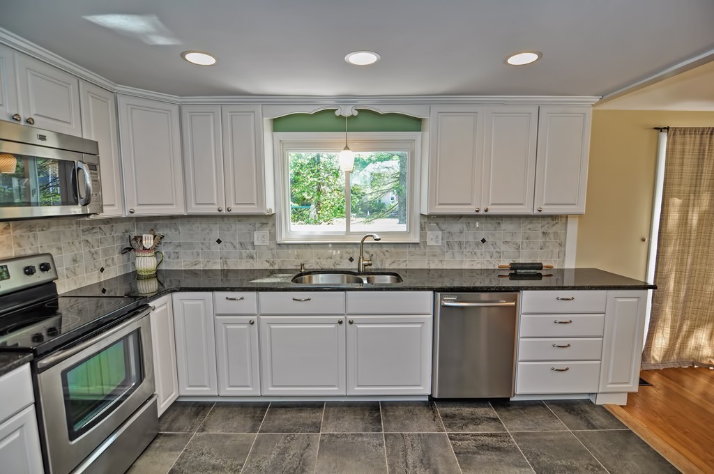 115 Larson Road Stoughton, MA 02072 - Photo 4 of 26 Gallery Image 4