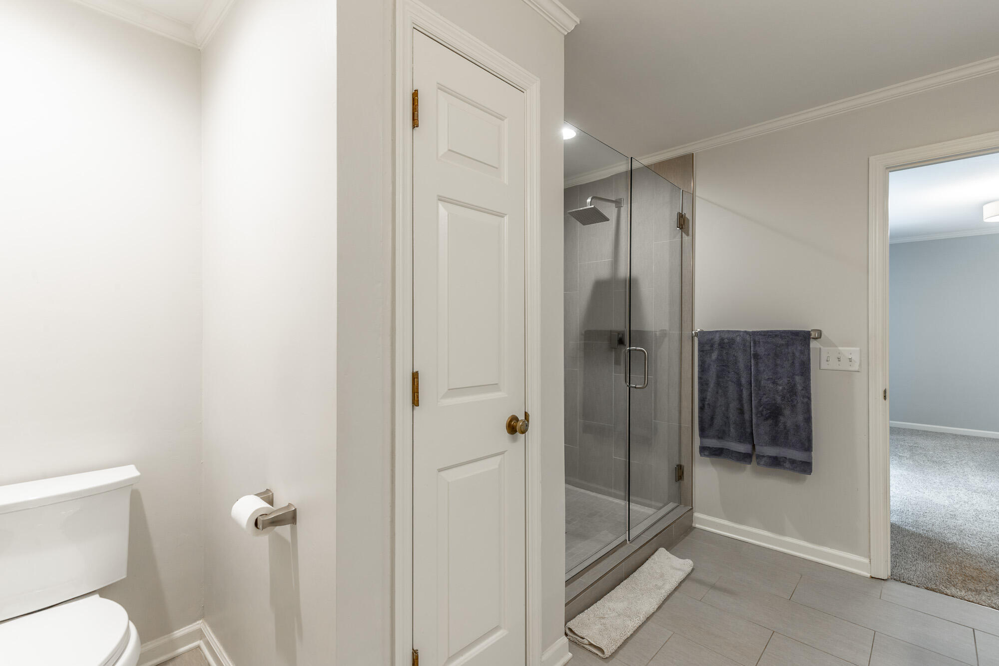 15 Grayswood Hill Road Signal Mountain, TN 37377 - Photo 22 of 47 Primary bathroom