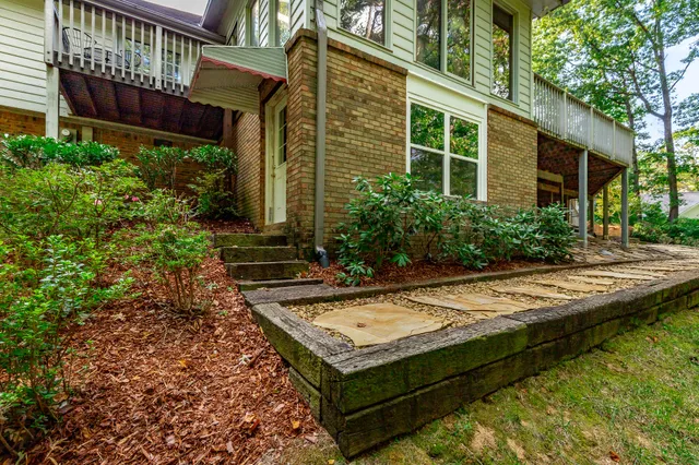 $835,000 | 15 Grayswood Hill Road, Signal Mountain, TN 37377