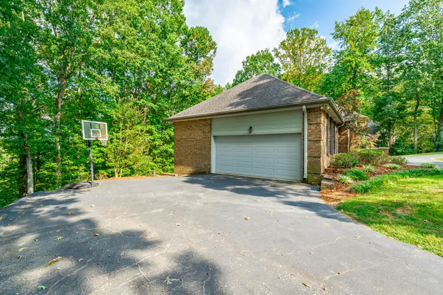 $835,000 | 15 Grayswood Hill Road, Signal Mountain, TN 37377