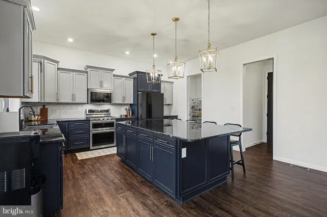 $824,499 | 802 Blake Drive, York, PA 17402