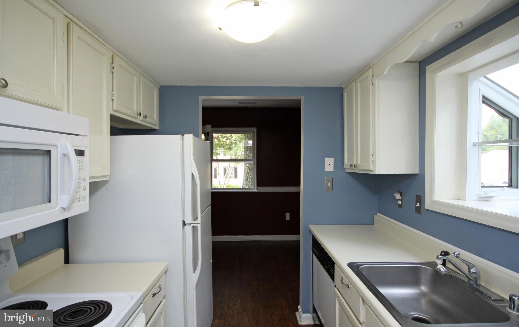 1621 Hilltop Road Edgewater, MD 21037 - Photo 10 of 27 Kitchen