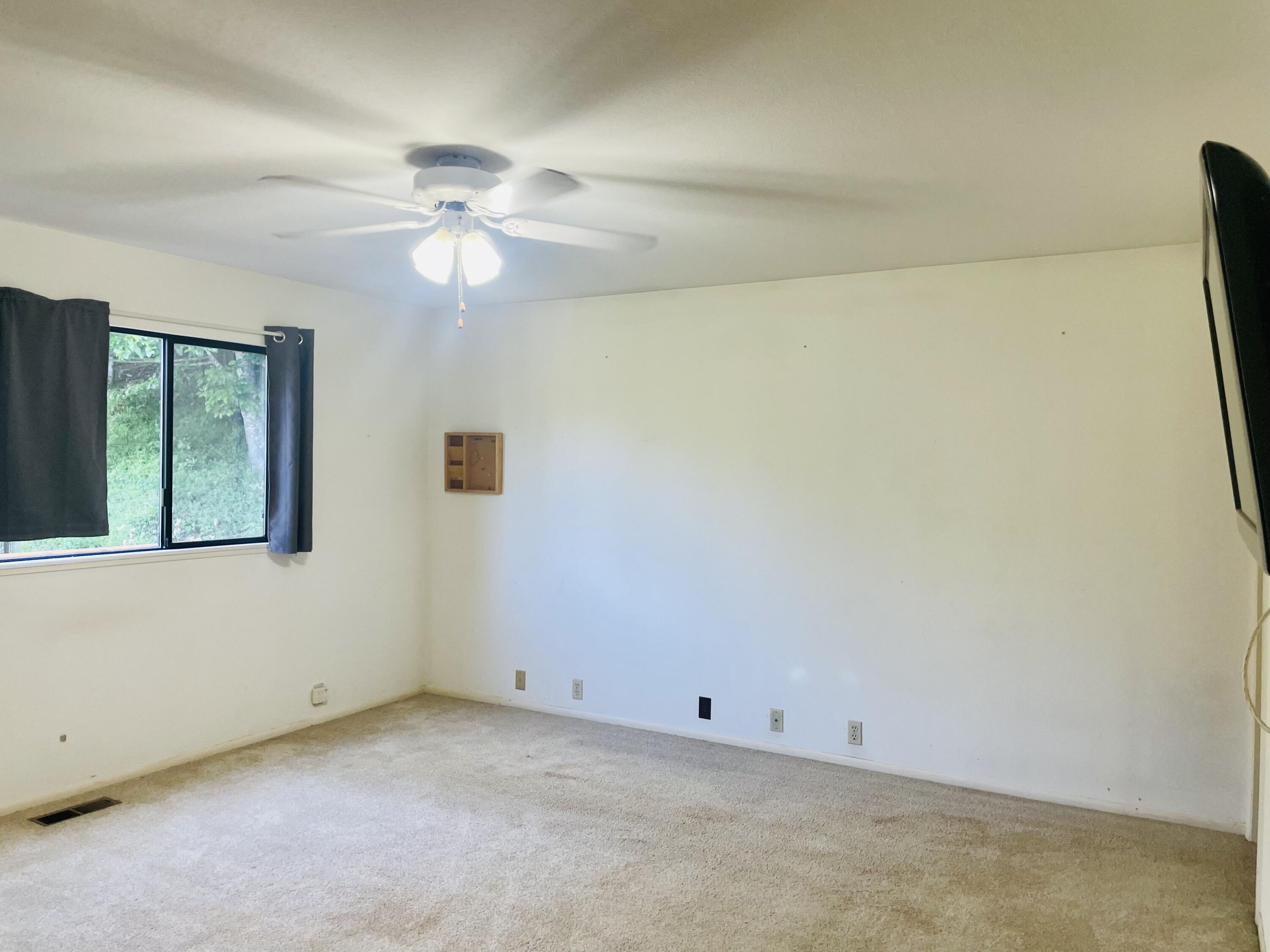 360 Graycliff Road Garberville, CA 95542 - Photo 10 of 63