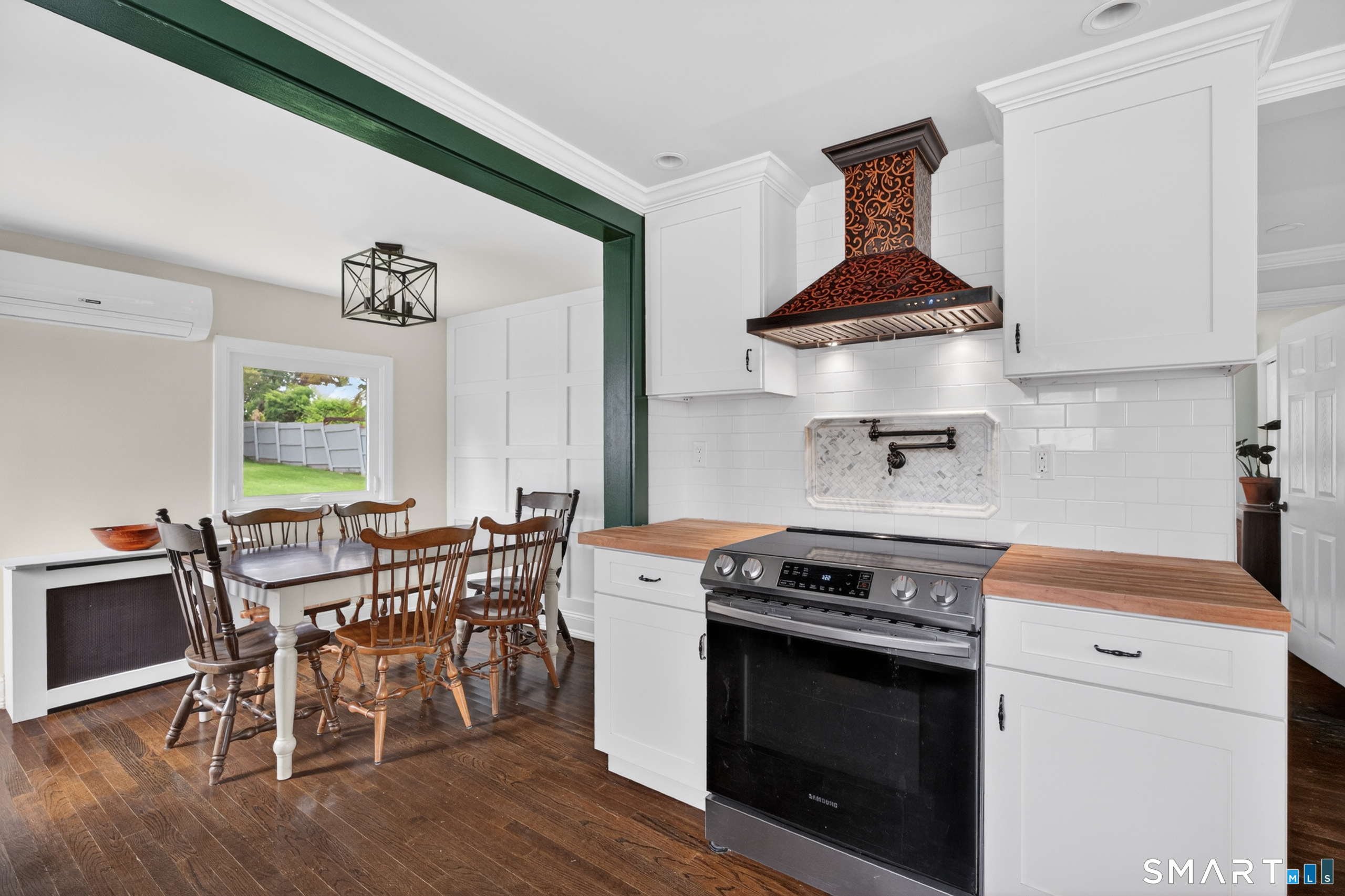 33 Sinclair Street Windsor, CT 06095 - Photo 4 of 27