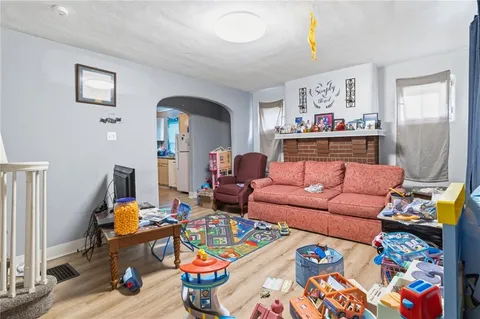 $274,999 | 319-321 East Agnew Avenue, Carrick, PA 15210