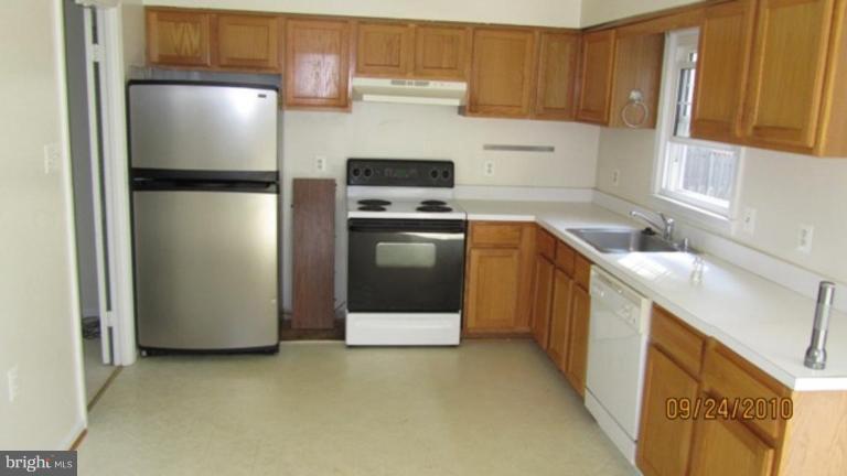2886 Seminole Road Woodbridge, VA 22192 - Photo 3 of 6 Kitchen
