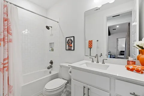 $765,000 | 306 Bridge Water Loop, Dripping Springs, TX 78620