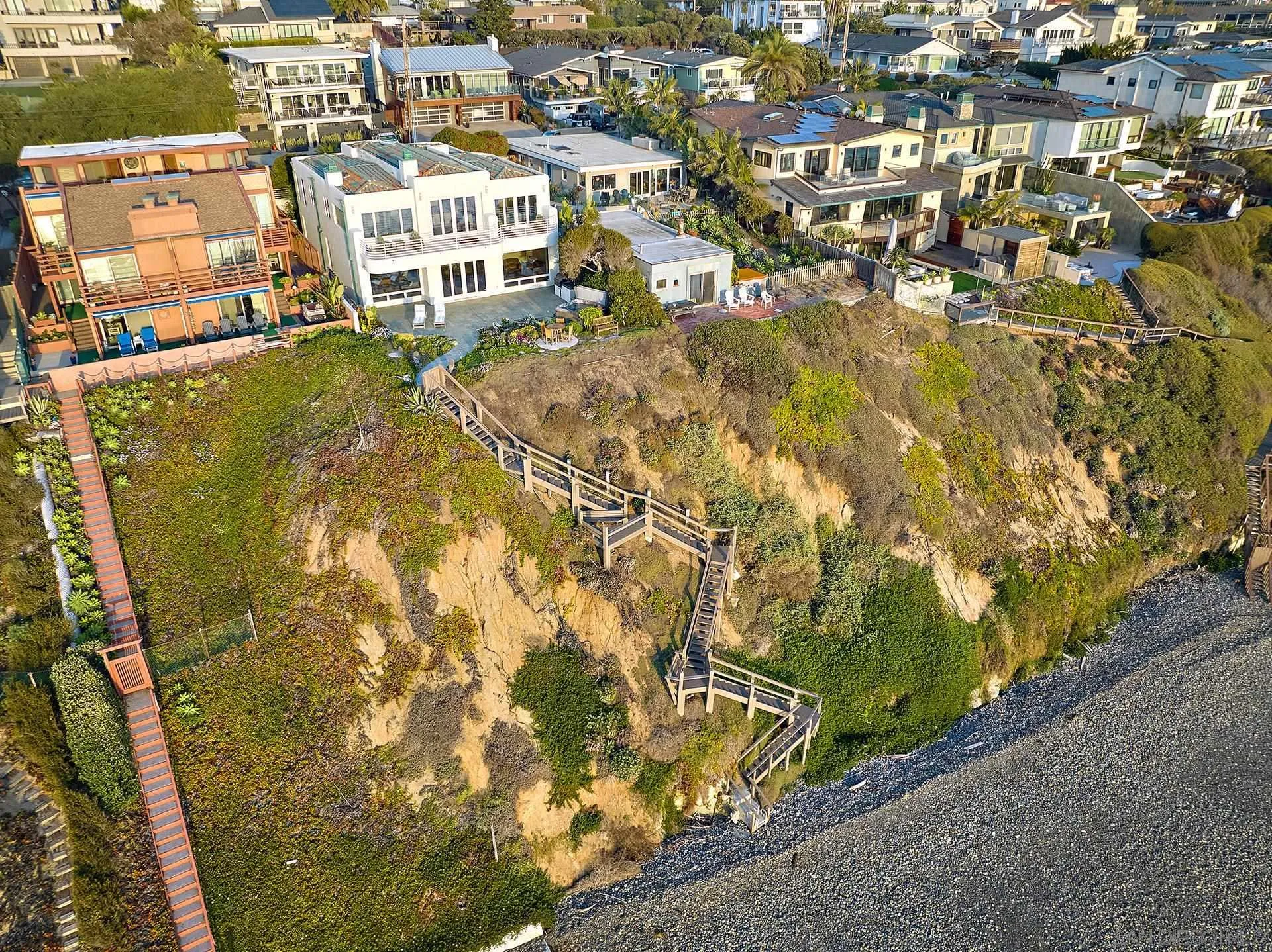 1630 Neptune Avenue Encinitas, CA 92024 - Photo 19 of 25 a view of a city