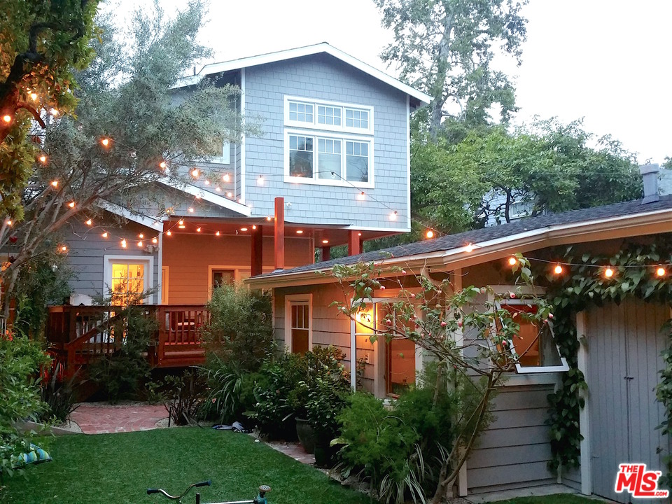 375 Sycamore Road Santa Monica, CA 90402 - Photo 2 of 47