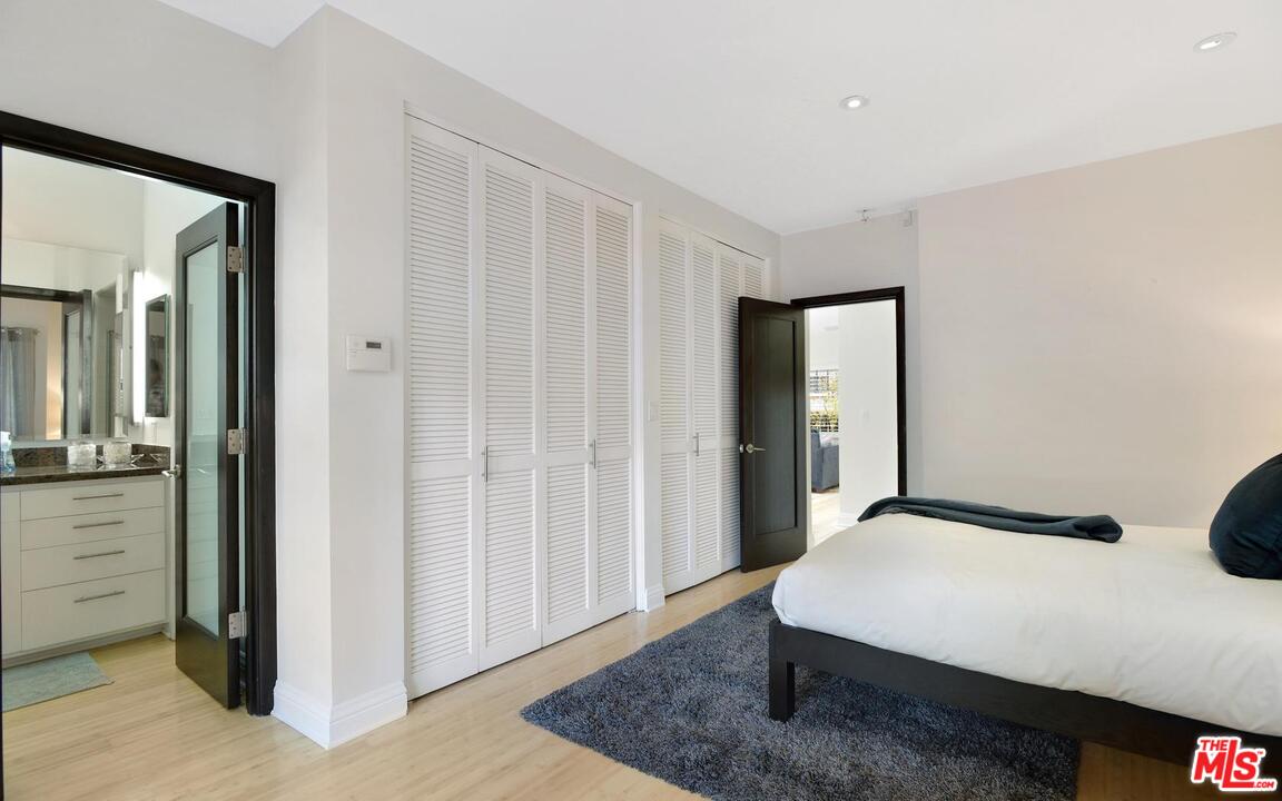 375 Sycamore Road Santa Monica, CA 90402 - Photo 21 of 47