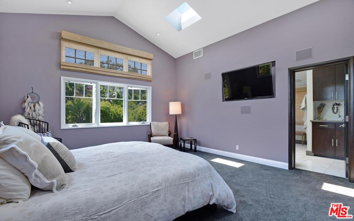 375 Sycamore Road Santa Monica, CA 90402 - Photo 27 of 47