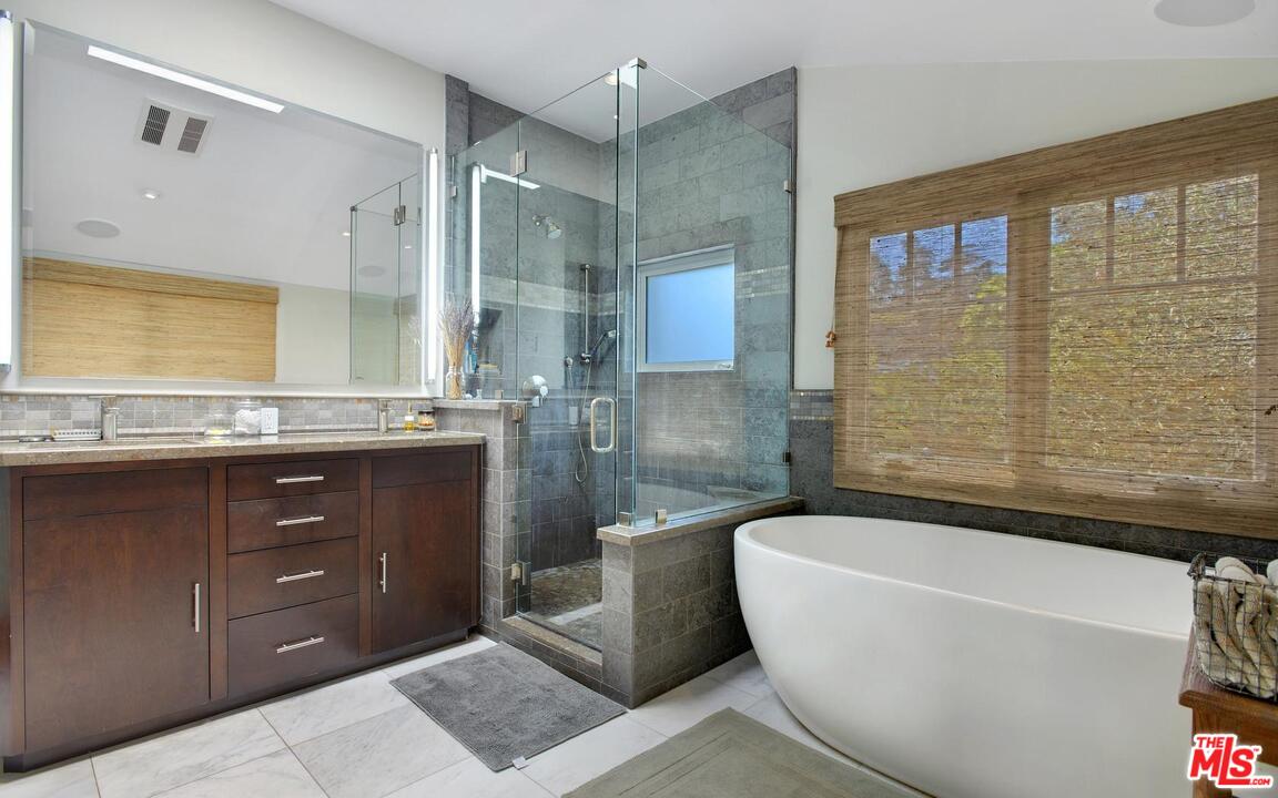 375 Sycamore Road Santa Monica, CA 90402 - Photo 29 of 47