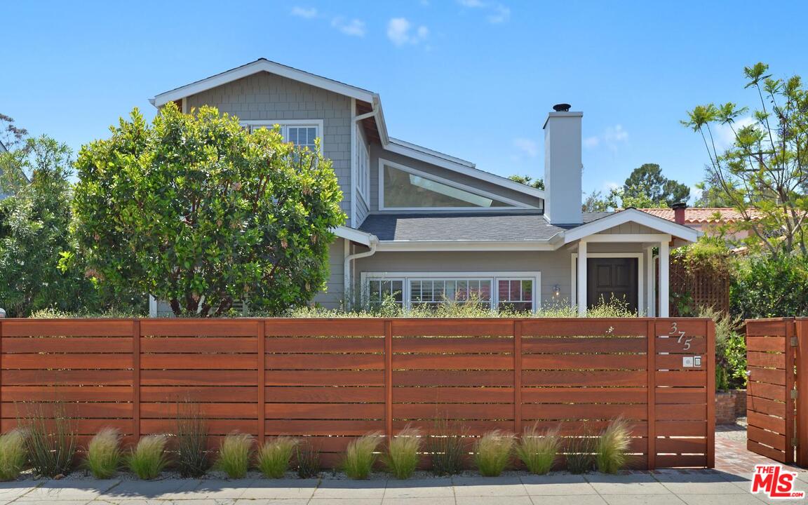 375 Sycamore Road Santa Monica, CA 90402 - Photo 4 of 47