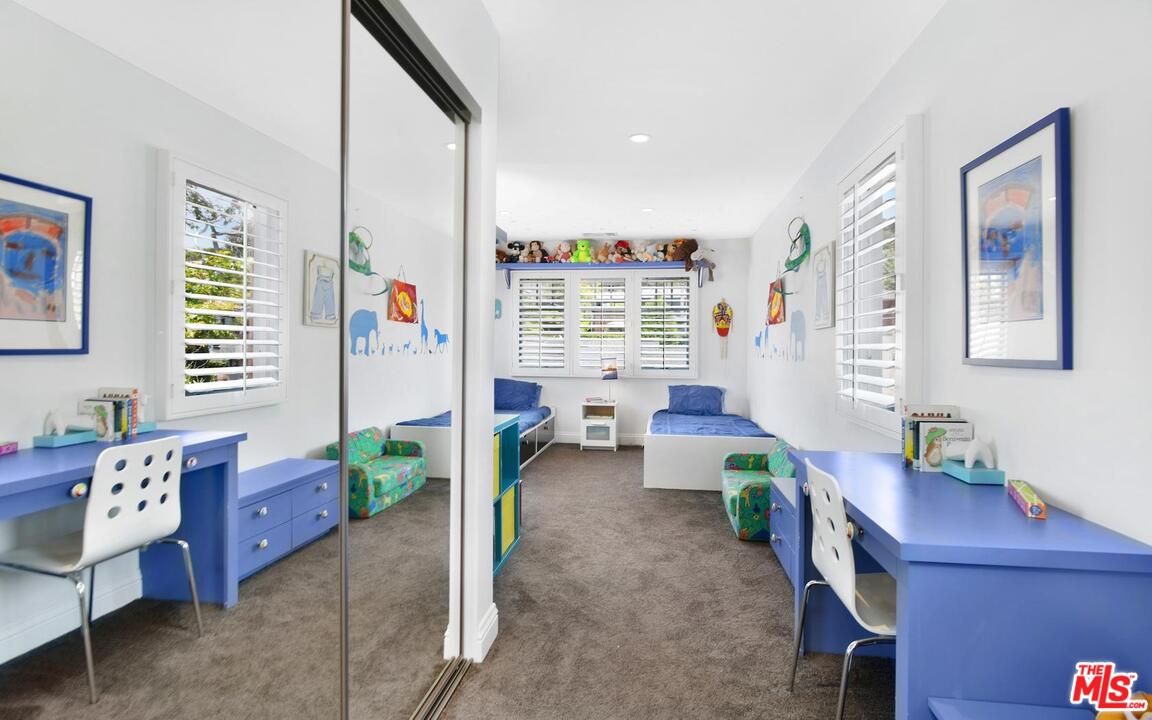 375 Sycamore Road Santa Monica, CA 90402 - Photo 32 of 47